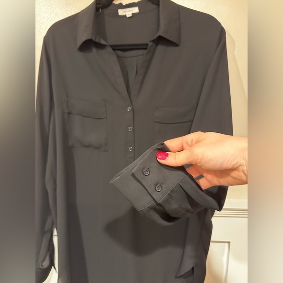 Elegant Black Blouse - Picture 2 of 6